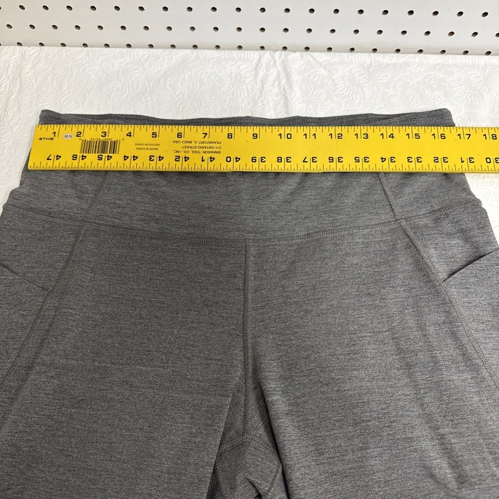 Xersion Move High Rise Capri Leggings Pockets Grey XL Made in Lesotho Athletic - Picture 7 of 10